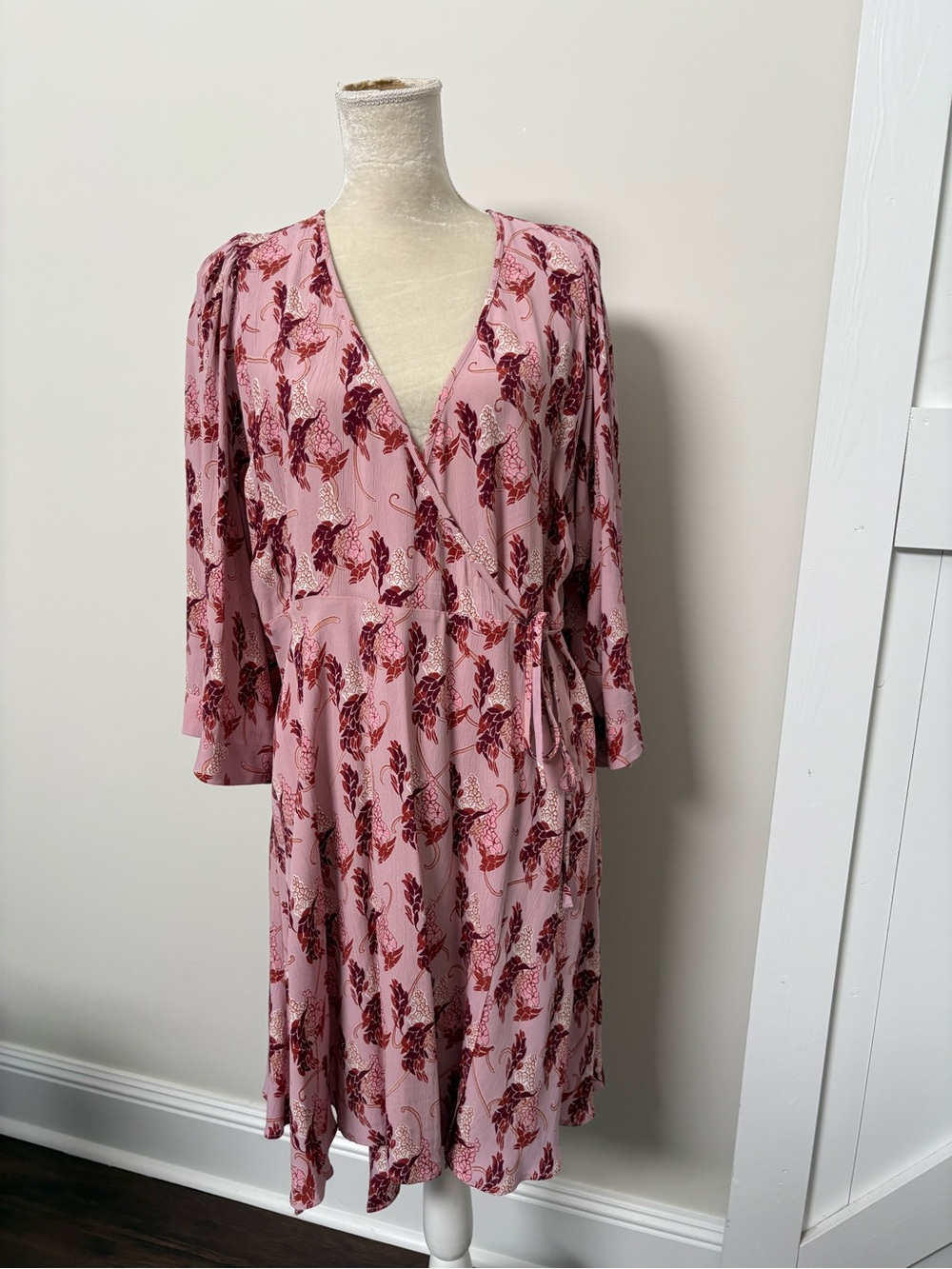 by Timo wrap dress Norwegian brand pink floral romantic size M